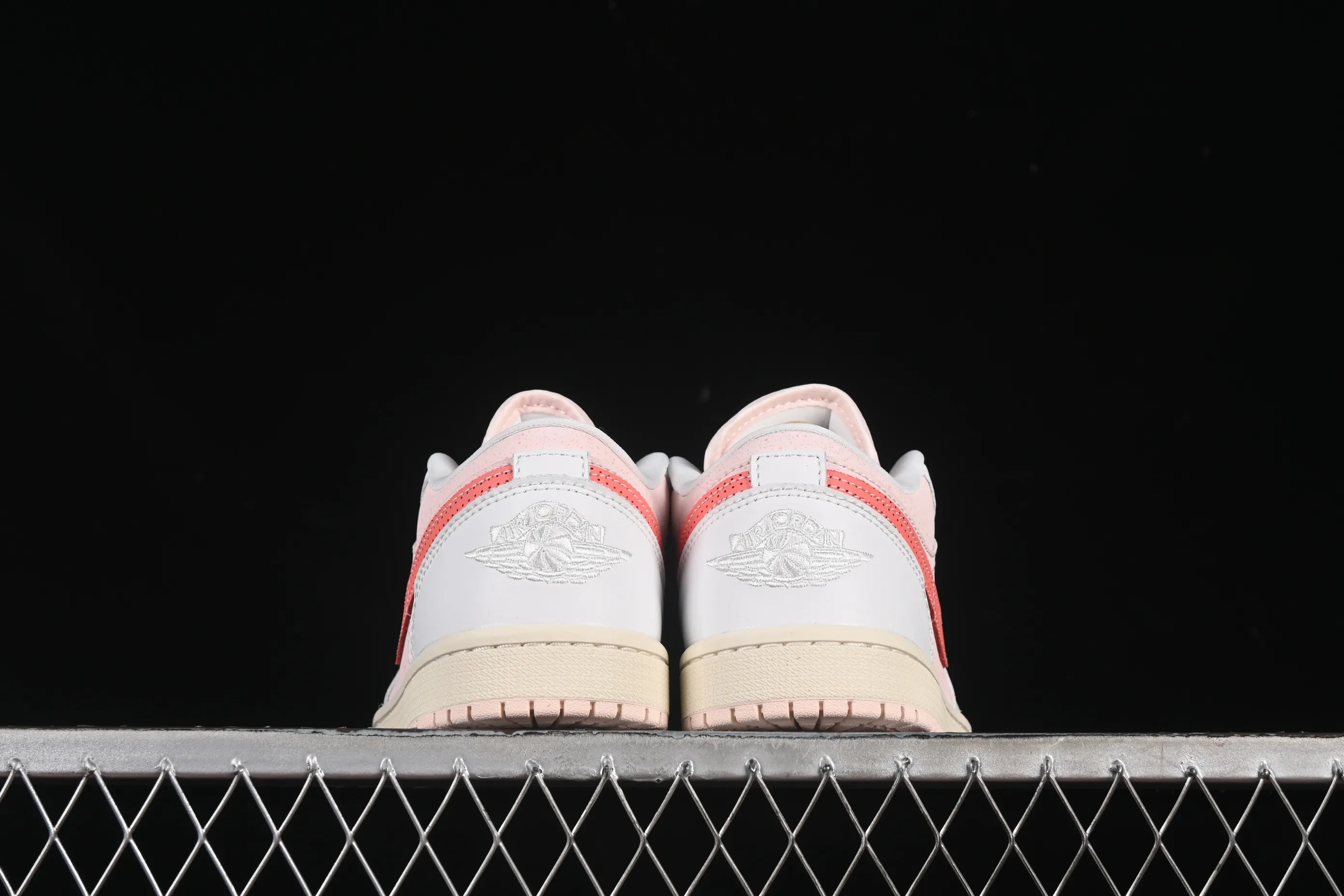All categories Air Jordan Jordan series basketball shoes Air Jordan 1 Low G version pure original Air Jordan 1 Low AJ1 Joe 1 white pink low-top cultural leisure sports shoes IB8156-133